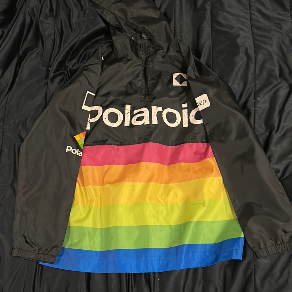 Polaroid wind breaker